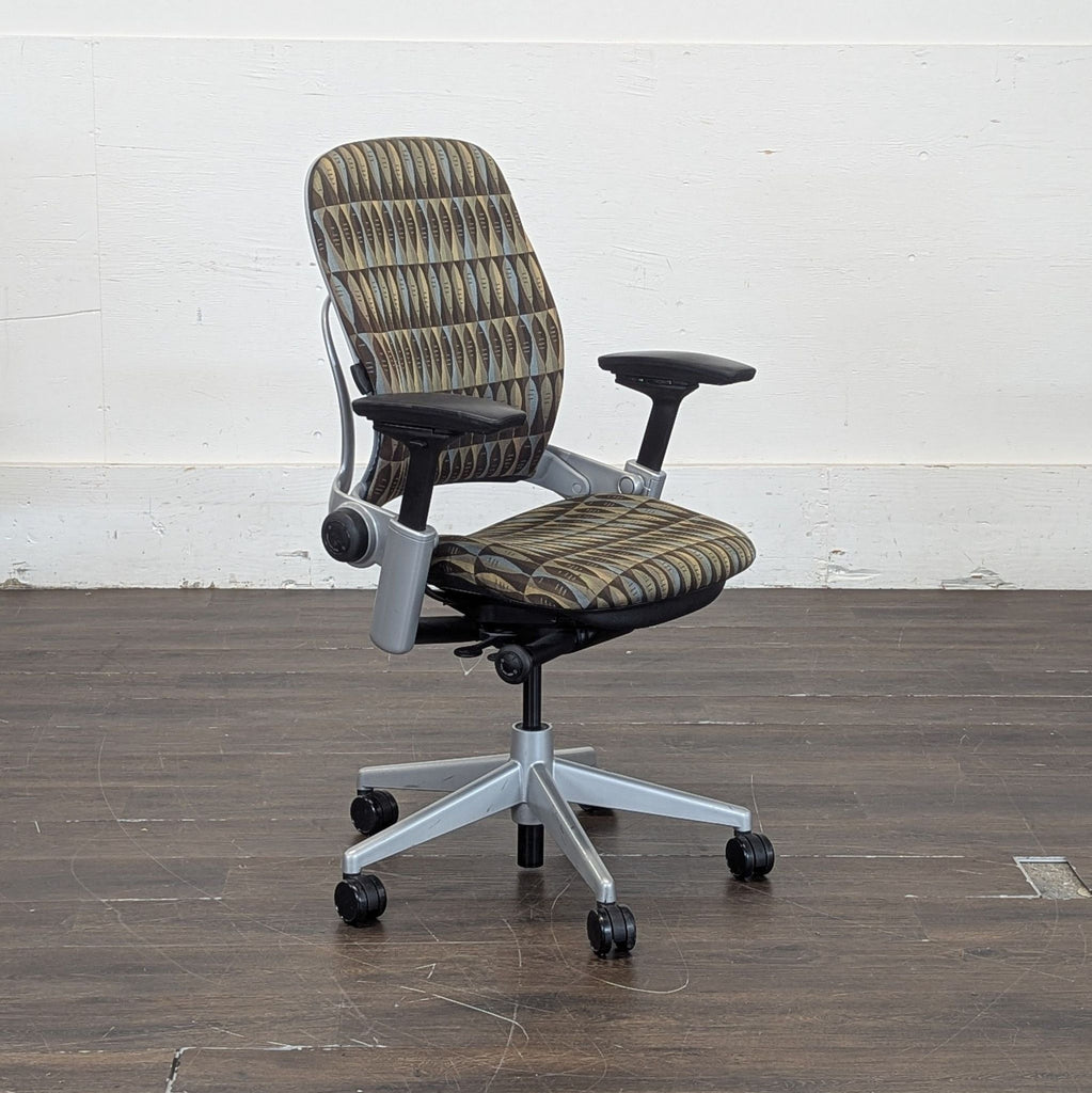 Group of 8 Steelcase Leap office chairs, used, excellent to very good quality, suitable for office setups.