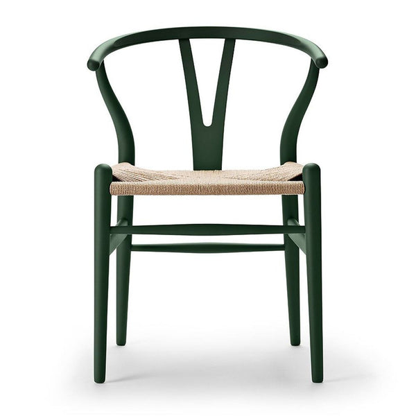 the [ unused0 ] chair is a classic piece of furniture that is made from recycled materials.