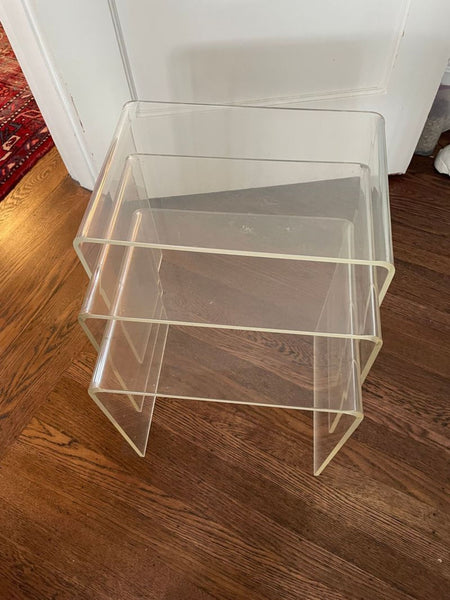 Certainly! However, I don't see any images or a full description attached to your message. Please upload the images or provide a description of the end table, and I'll create the alt texts for you.