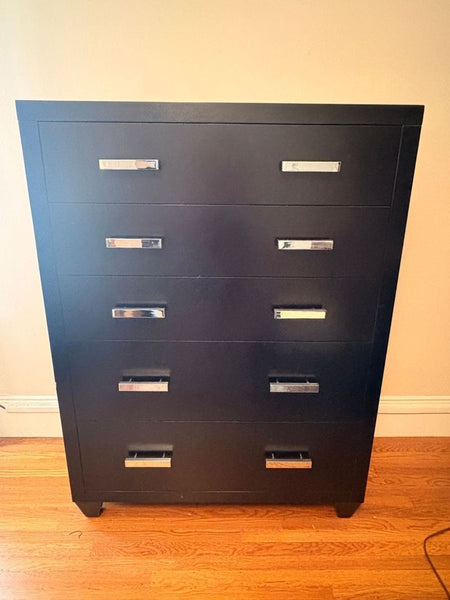 Certainly! However, it seems the images themselves weren't attached or described, and no full description for the item was included. Please provide either a brief visual description of the dresser images or the item’s description, so I can generate the alt text you need.